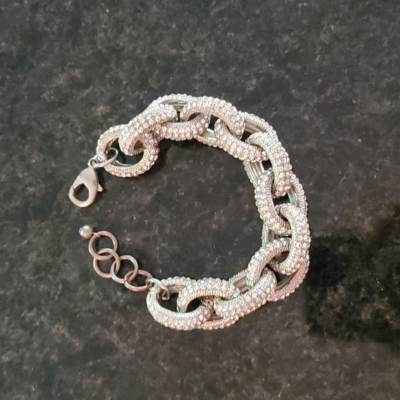 None Jewelry - Beautiful large link silver tone bracelet with chrystals that sparkle